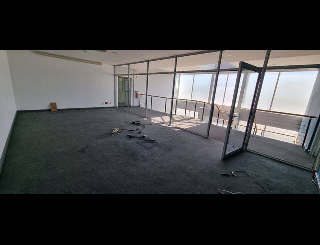 2,549M² WAREHOUSE TO LET IN AIRPORT INDUSTRIA